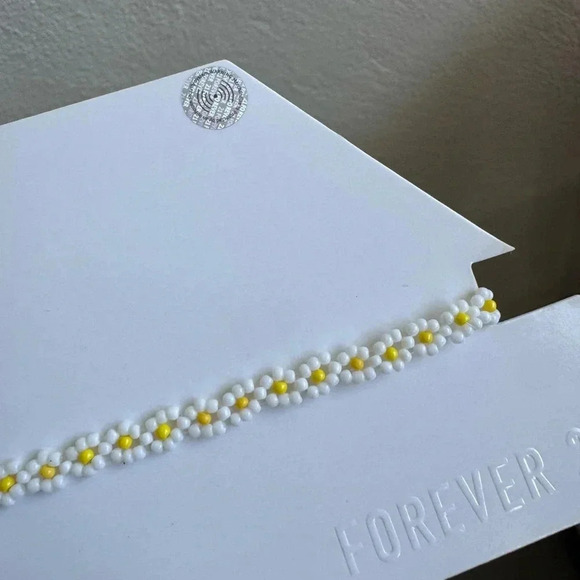 Forever 21 Daisy Choker Necklace – New with Tag - Picture 3 of 11